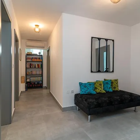 Kambel Apartment